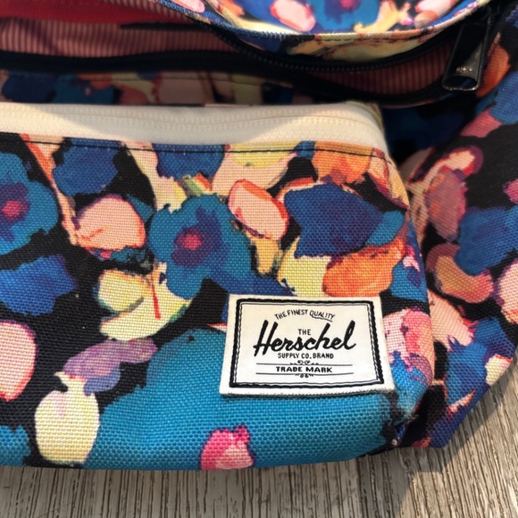 Hershel crossbody bag (Fanny pack) - Picture 4 of 4